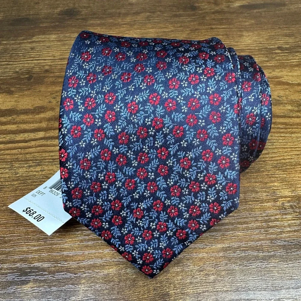 The Men's Store Bloomingdale's Silk Tie Navy Red Floral Ditsy Print New NWT